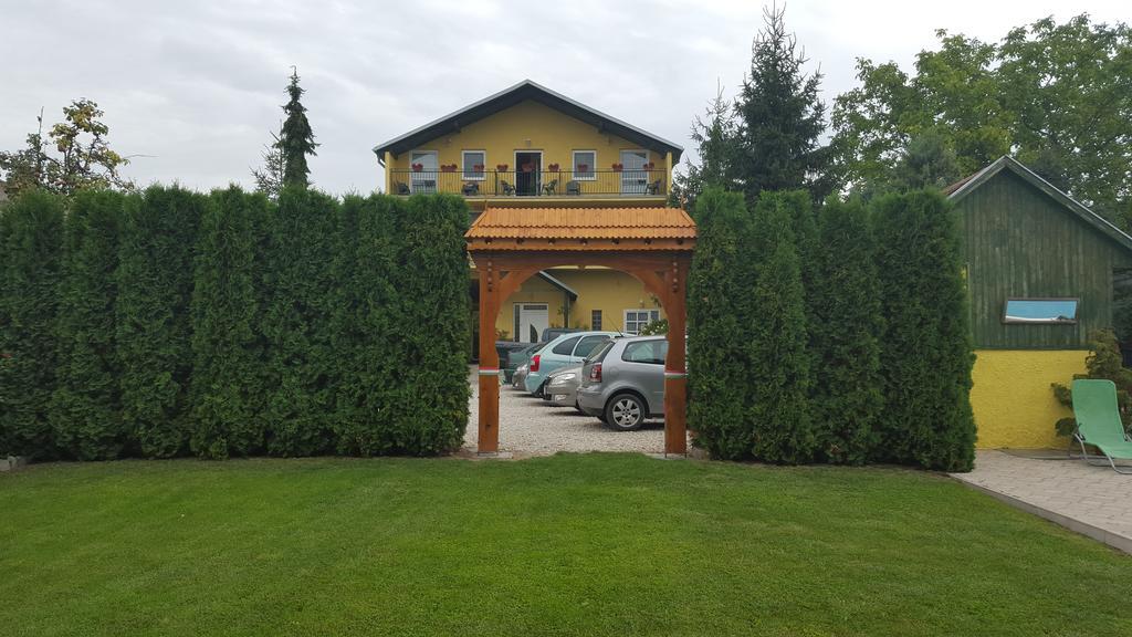 Pension Hostad Gabcikovo Экстерьер фото